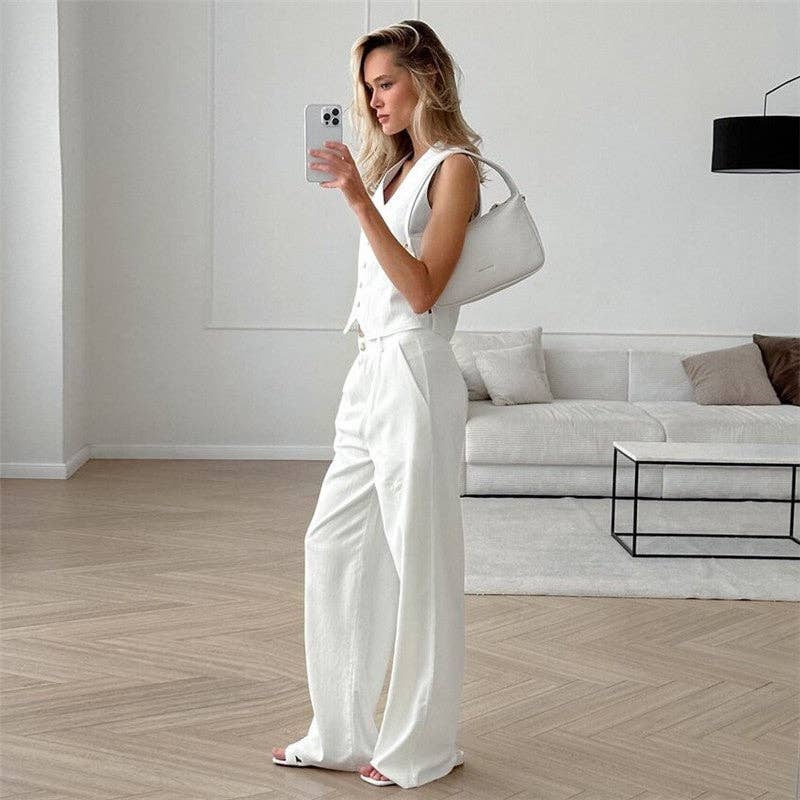 White Linen Blend Sleeveless Blazer And Trousers Set: WHITE / S